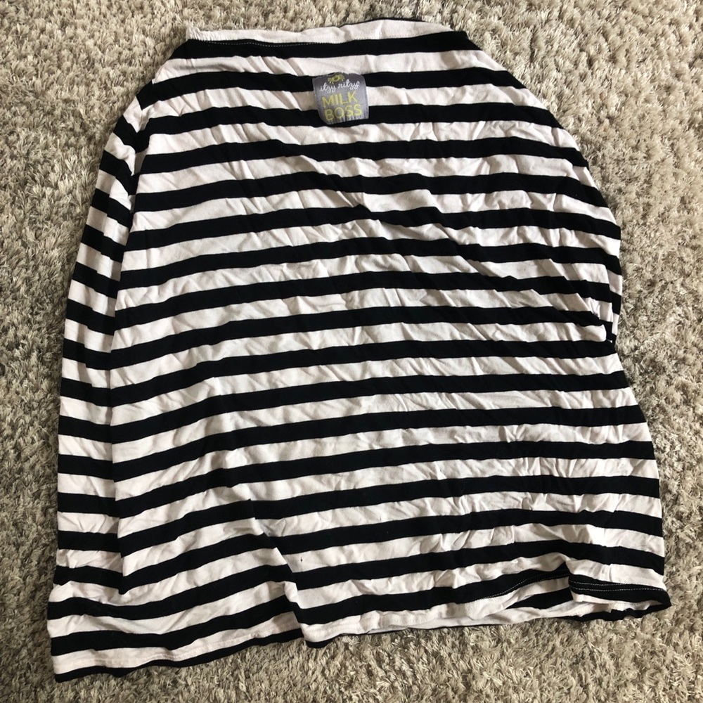 Itzy Ritzy car seat/ nursing cover - Picture 2 of 3